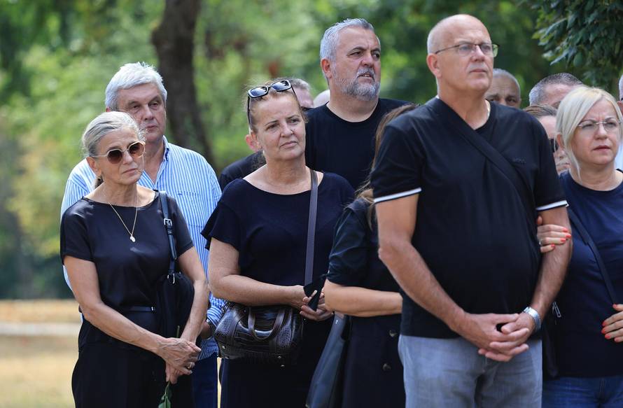 Zagreb: Posljednji ispraćaj Luce Mamić, majke Stojana, Zdravka i Zorana Mamića