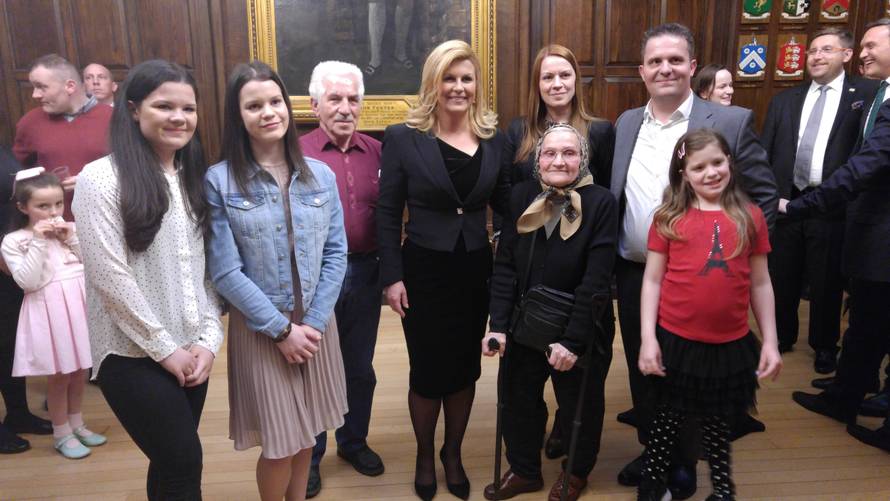 Imaju 80 godina i iz Slavonije su otišli u Irsku: 'Sve za djecu'