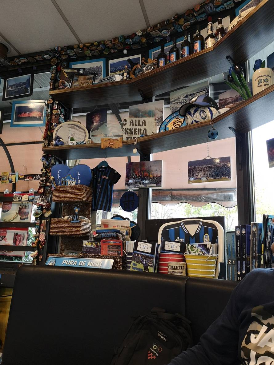 Žuto svjetlo za pješake? Ispod juga stadiona osvanula tržnica