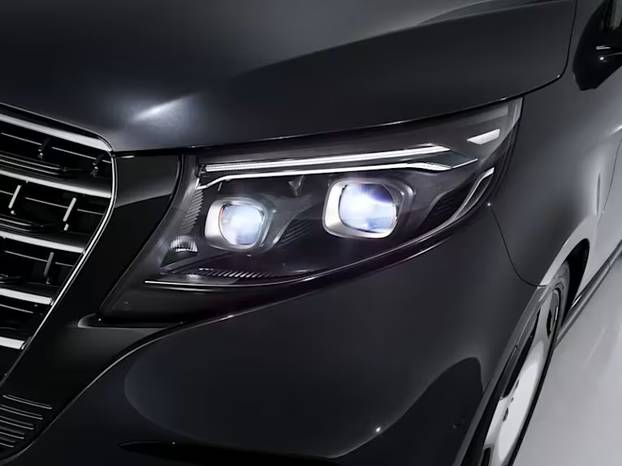 FOTO Ovo je vozni park Kyliana Mbappéa: Izgleda impresivno, ali ne vozi nijedan od ovih auta!