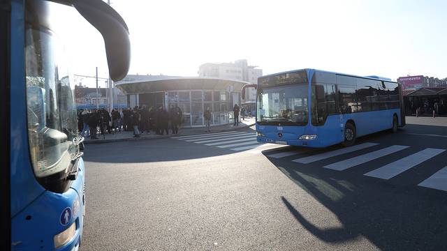 Zagreb: Prosvjed djelatnika ZET-a, pridružio im se i gradonačelnik Tomašević