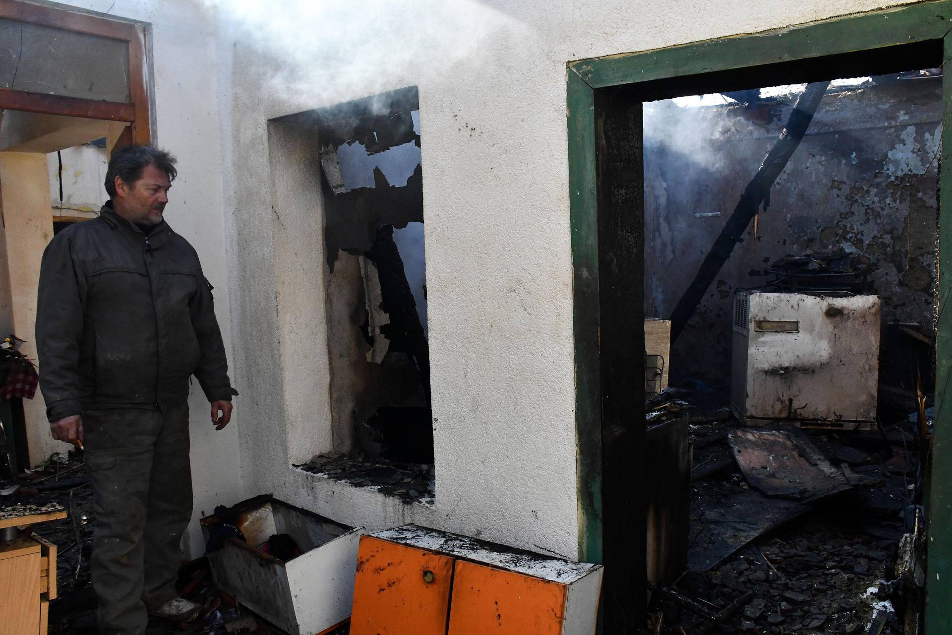 Klokočevci: U požaru izgorjela obiteljska kuća osmeročlane obitelji