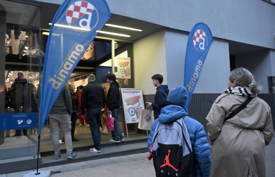 Zagreb: Igraci Dinama na druzenju s navijacima
