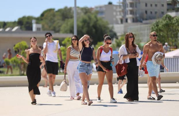 Splićani i turisti osvježenje potražili na Žnjanu