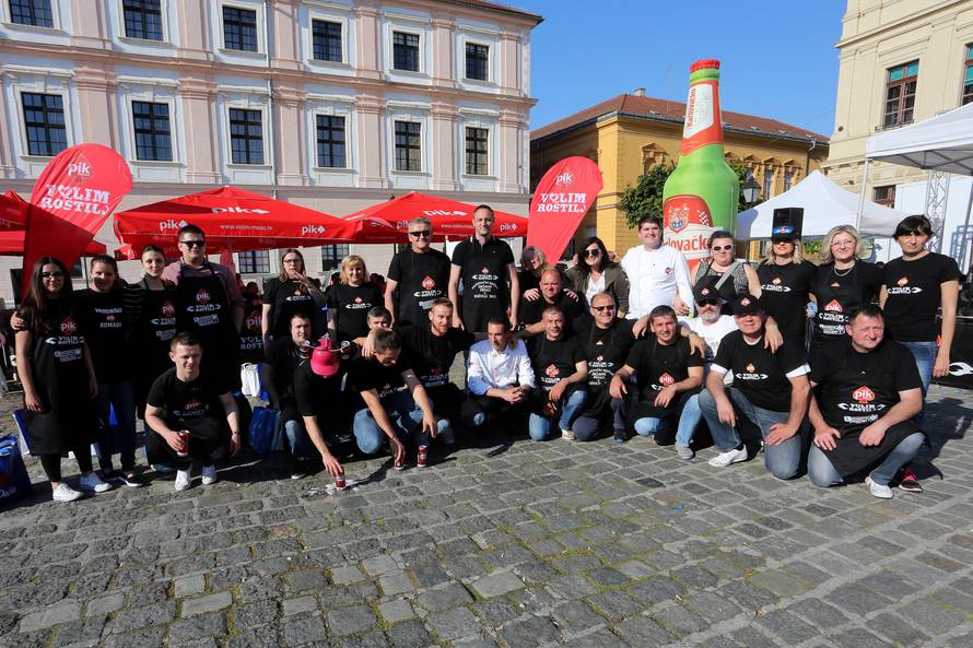 Bilo je gusto: Valpovački kotlić opet je napravio savršen roštilj