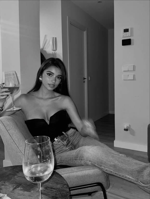 FOTO Yamalova djevojka otkrila kako su se upoznali: 'Očekujete savršenu ljubavnu priču, ali ne'