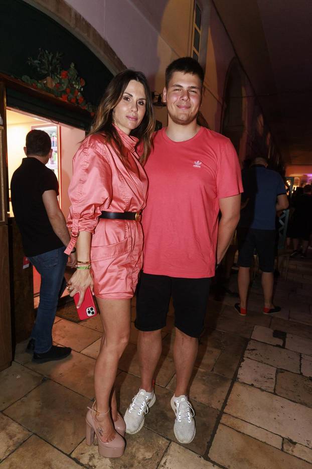 Poznati na finalnoj večeri  Splitskog festivala 