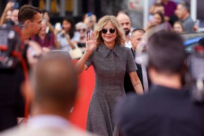 FOTO Meg Ryan prošetala se crvenim tepihom Sarajevo film festivala i pozdravila je fanove