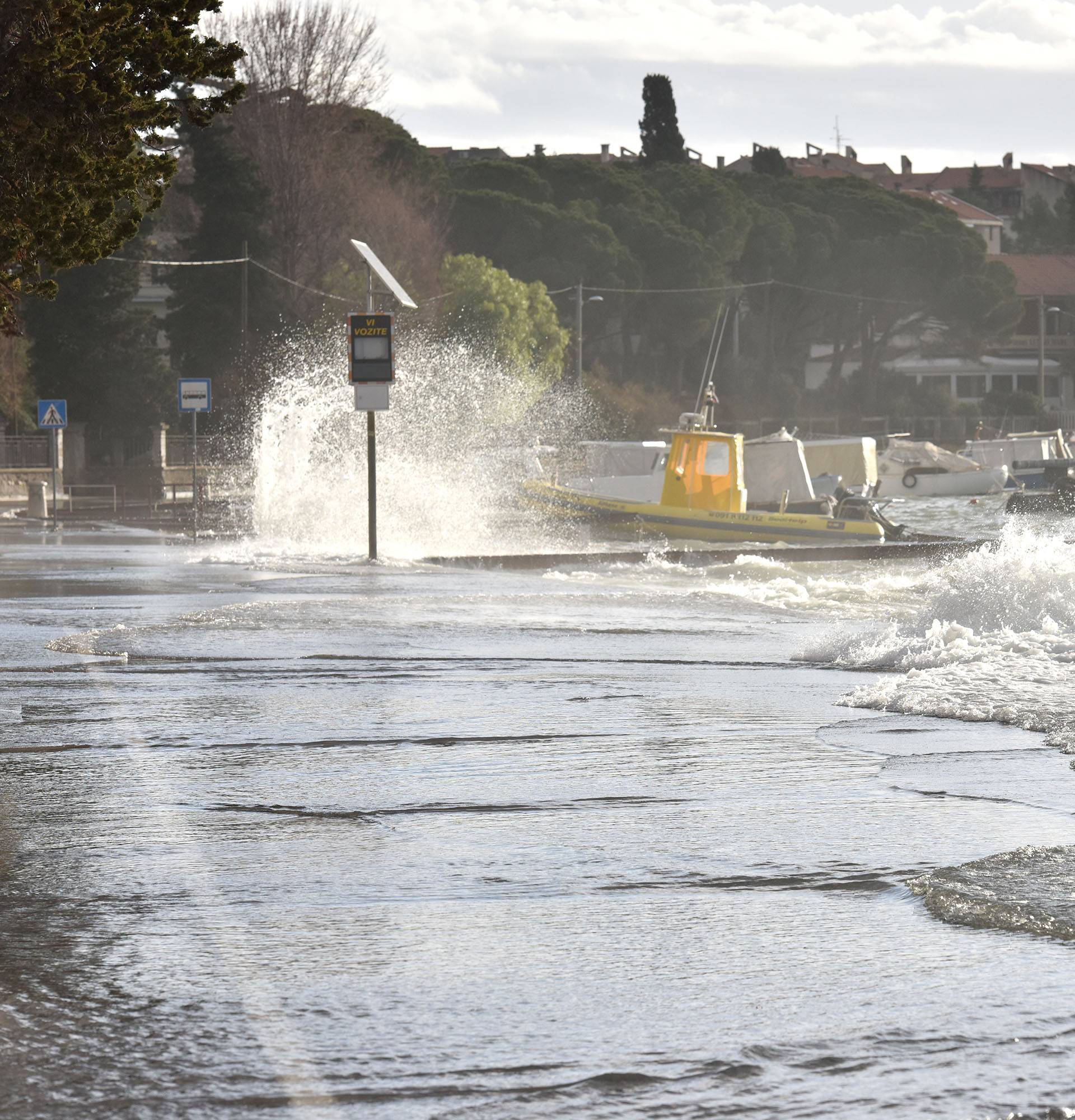 Olujni vjetar, kiša, poplave: Na udaru Istra i gradovi na obali