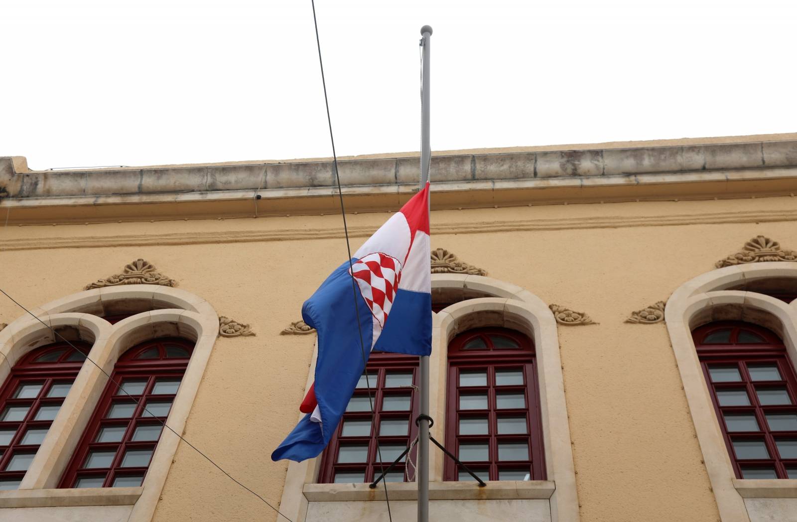 Zbog četverostrukog ubojstva u Šibeniku proglašen dan žalosti