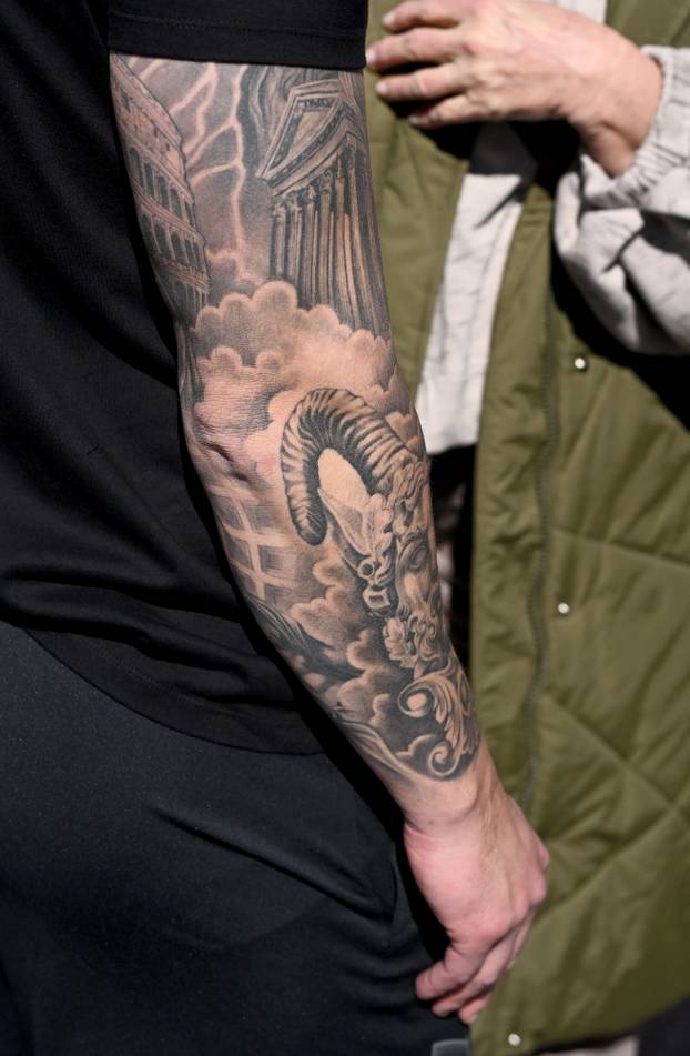 Zagreb: Tetovaže na rukama ministra Damira Habijana