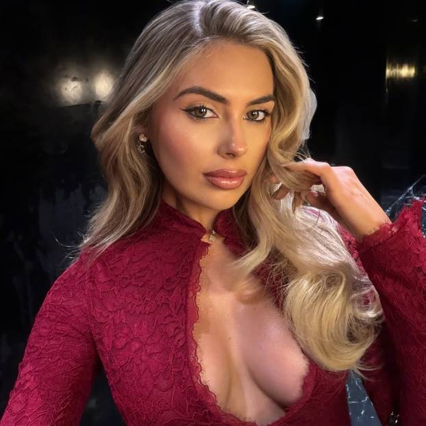 FOTO Zanosna pravnica ostavila novu 'devetku' Chelseaja zbog prevare? 'Ne može ostati odan'