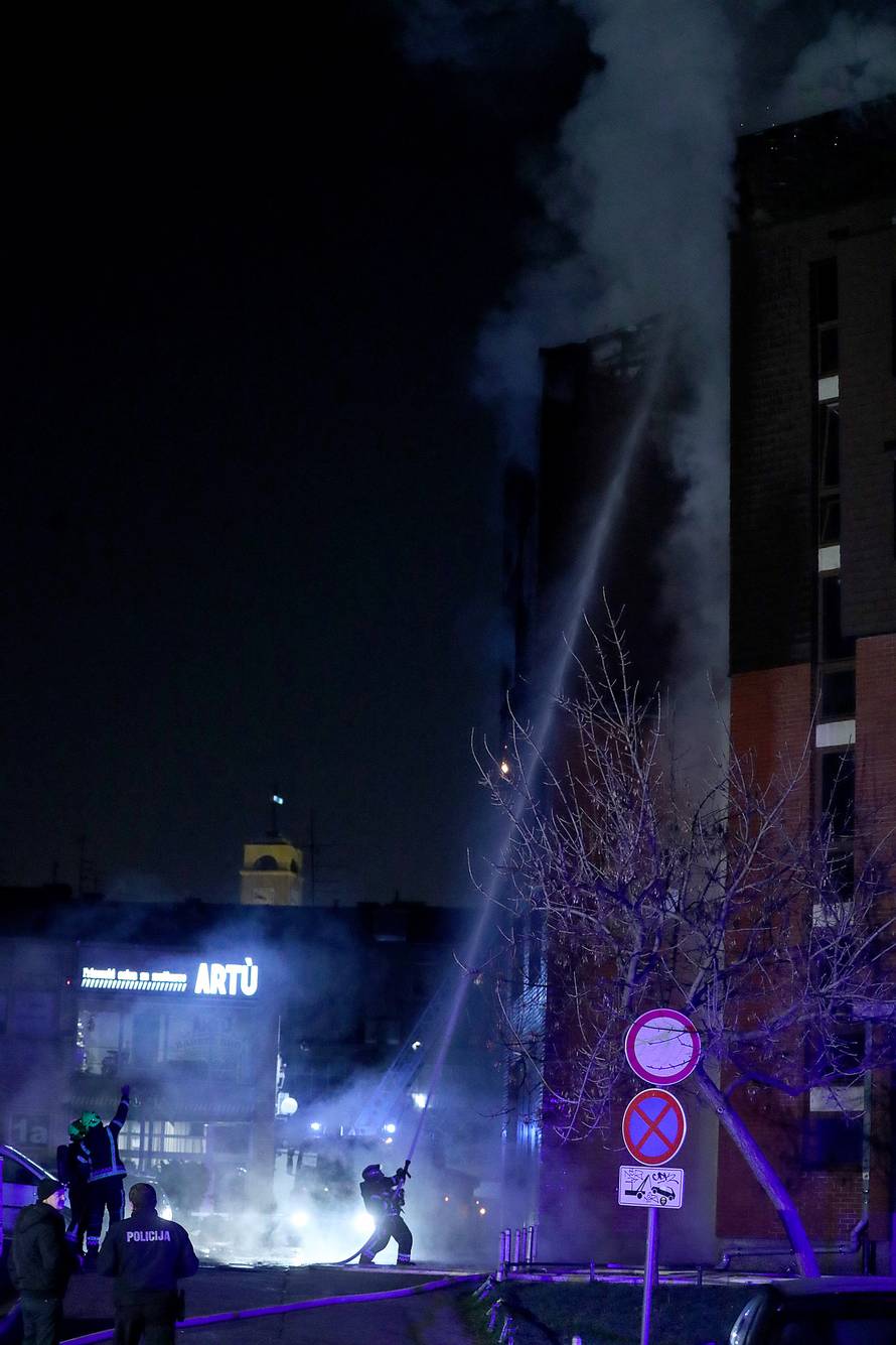 Vatrogasci i dalje na požarištu: 'Susjeda je vrištala, u šoku je'