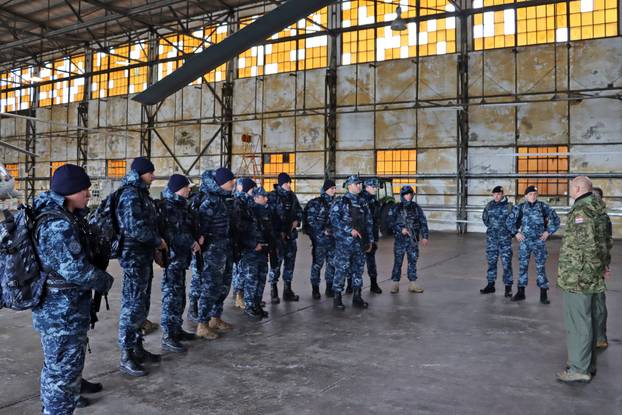 FOTO/VIDEO Evo kako budući hrvatski marinci uvježbavaju zračni desant: Ovo su kadrovi...