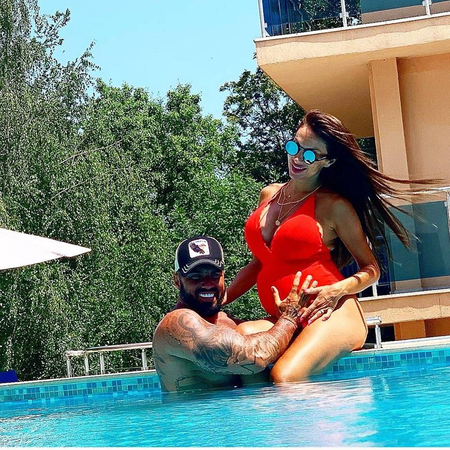 Tučnjave nisu dovoljne: U show ulazi i ženski robot Leposava...