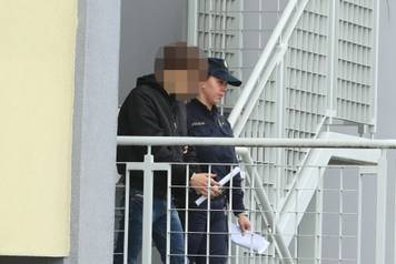 Zagreb: Privođenje osumnjičenog za požar u Vjesniku