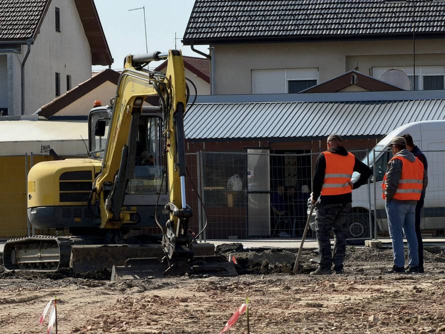 Na budućoj tržnici u Vinkovcima otkrivena 22 rimska groba