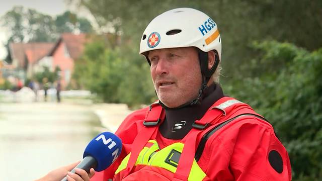 HGSS-ovac koji pomaže u Drnju: 'Kuće su tu potopljene do krova, to nisam mogao ni zamisliti...'