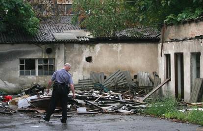 Zagreb: Gasili požar i našli 300 boca s kemikalijama