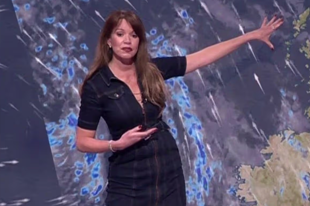 Šok u programu uživo! BBC-jeva voditeljica pokazala haltere?! 'Morao sam popiti aspirin!'