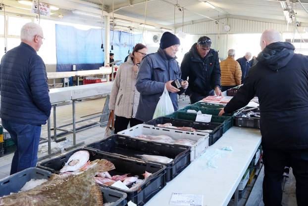 Šibenik: Ponuda ribe i ostalih morskih delicija