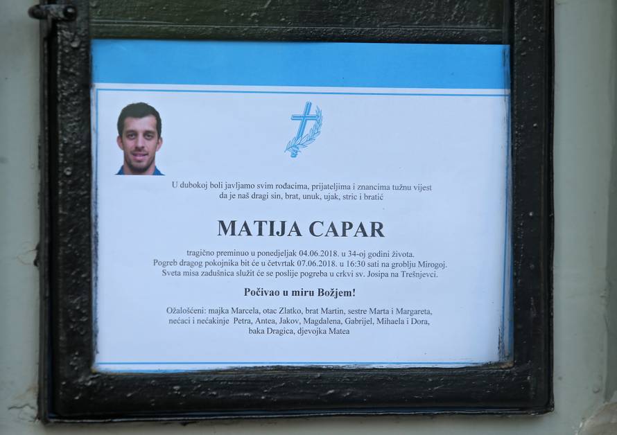 Bakljada na Mirogoju: Obitelj i prijatelji oprostili se od Capara
