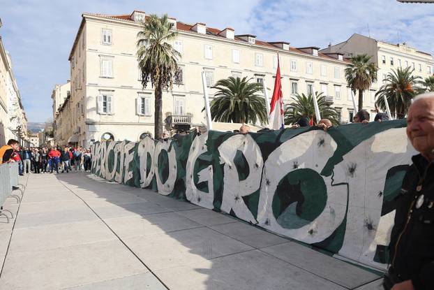 Split: Torcida na Rivi održala prosvjed