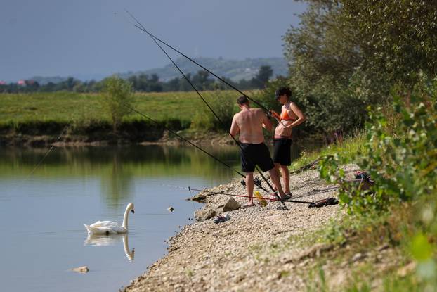 Zagreb: Šoderice Blato omiljeno su okupljalište lokalnih ribiča