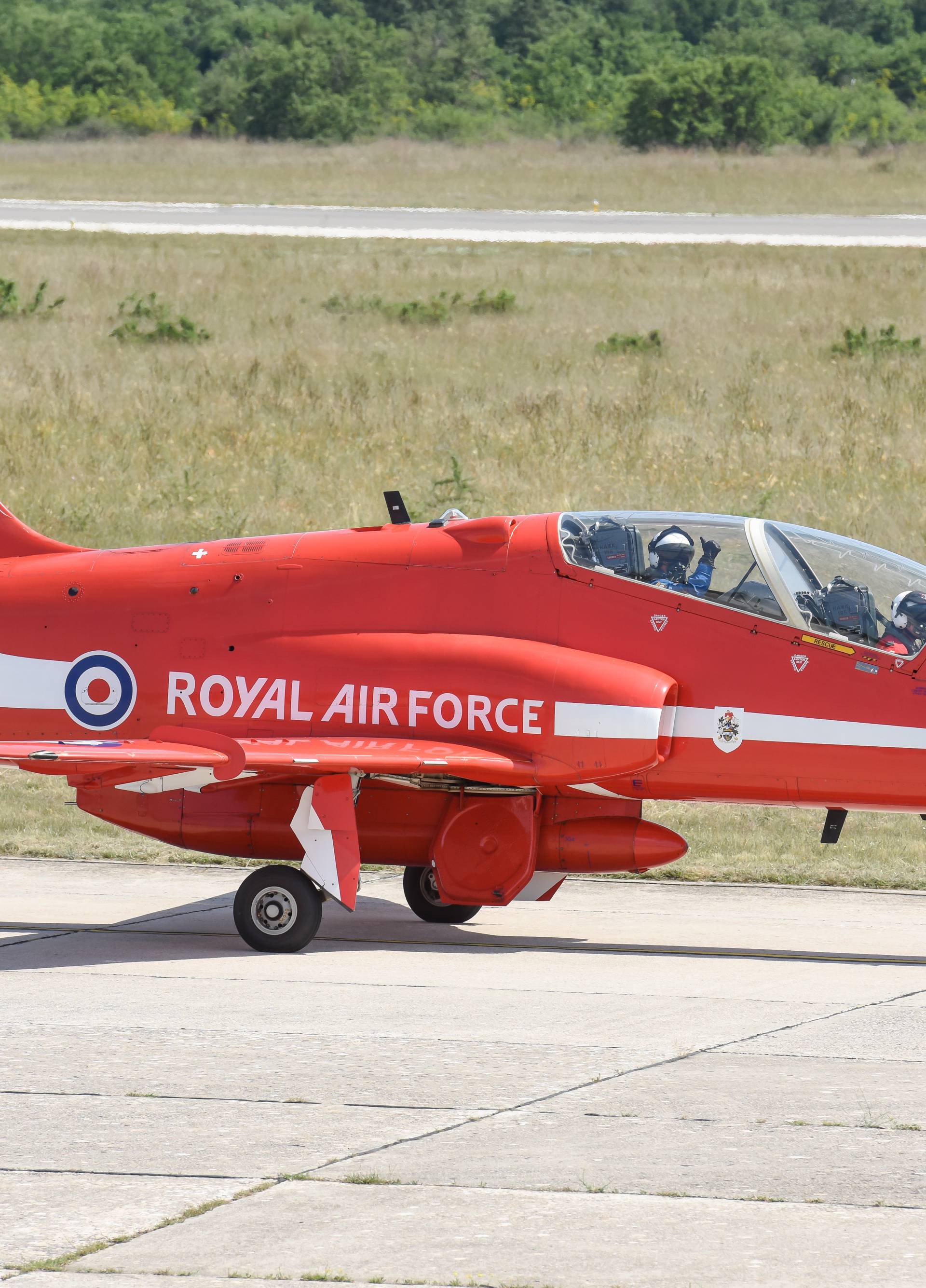 Kraljevska grupa Red Arrows posjetila je naša Krila Oluje