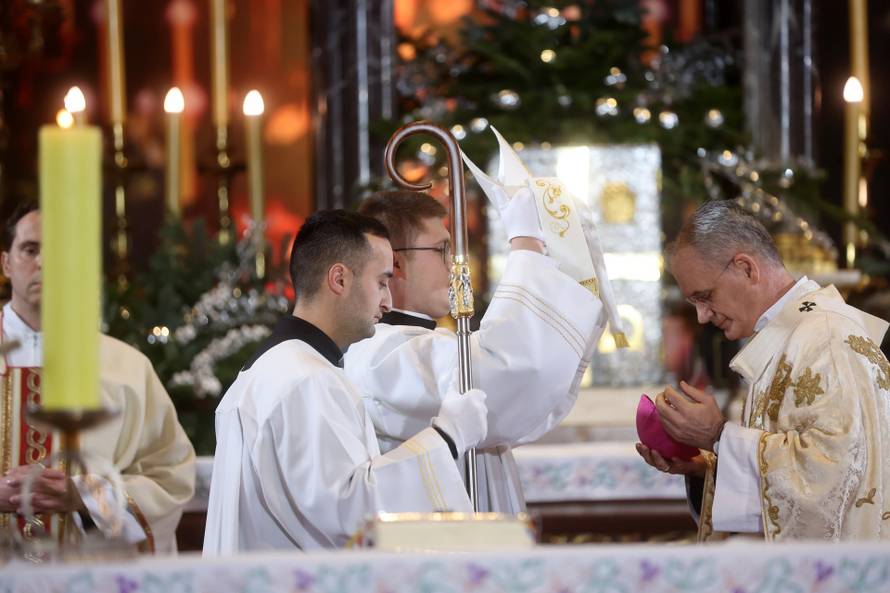Zagreb: Misa polnoćka nakon pet godina slavi se u katedrali