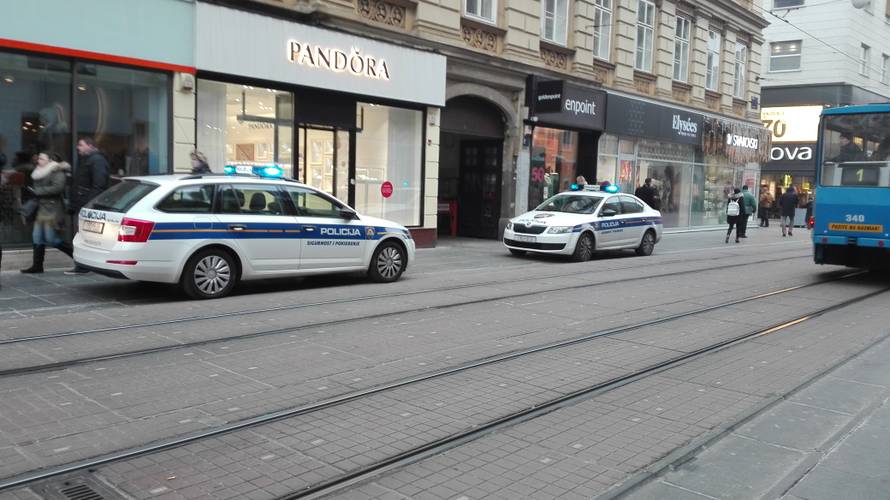 Starac (71) je ušetao u banku i urlao: Raznijet ću se bombom!