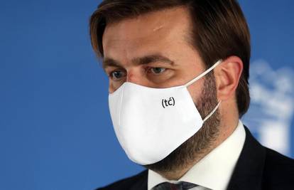 Personalizirana maska ministra Ćorića postala predmet rasprave