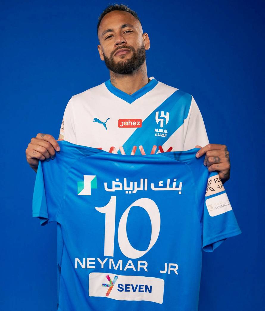 Neymar signs for Al Hilal