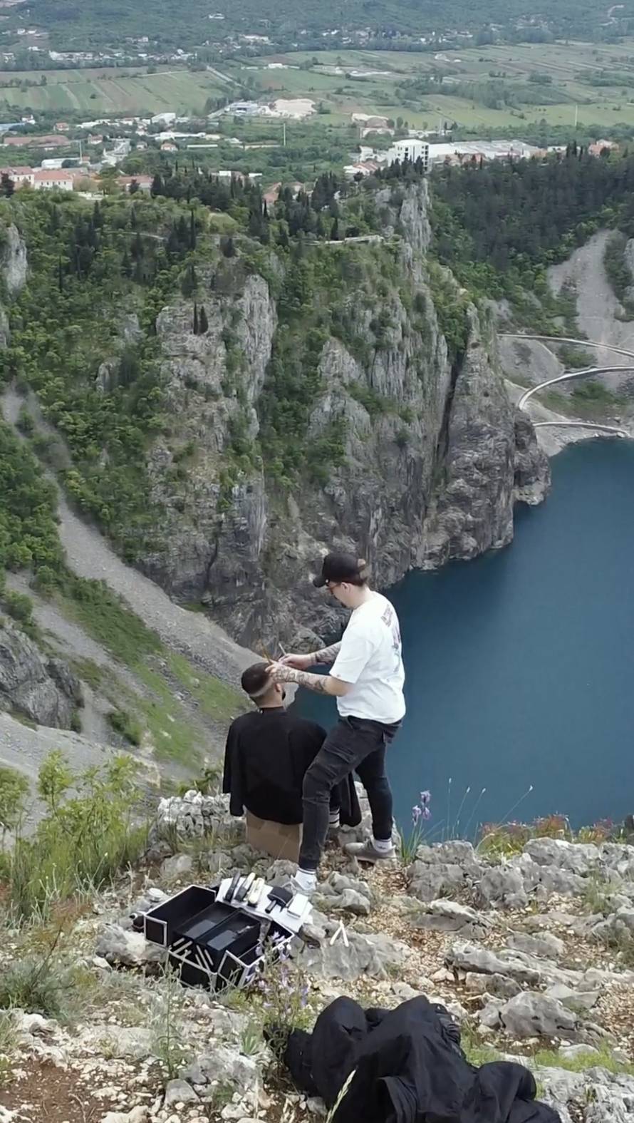 Frizer Paulo iz Imotskog: 'Šišao sam prijatelja na litici iznad Modrog jezera, bilo je odlično'