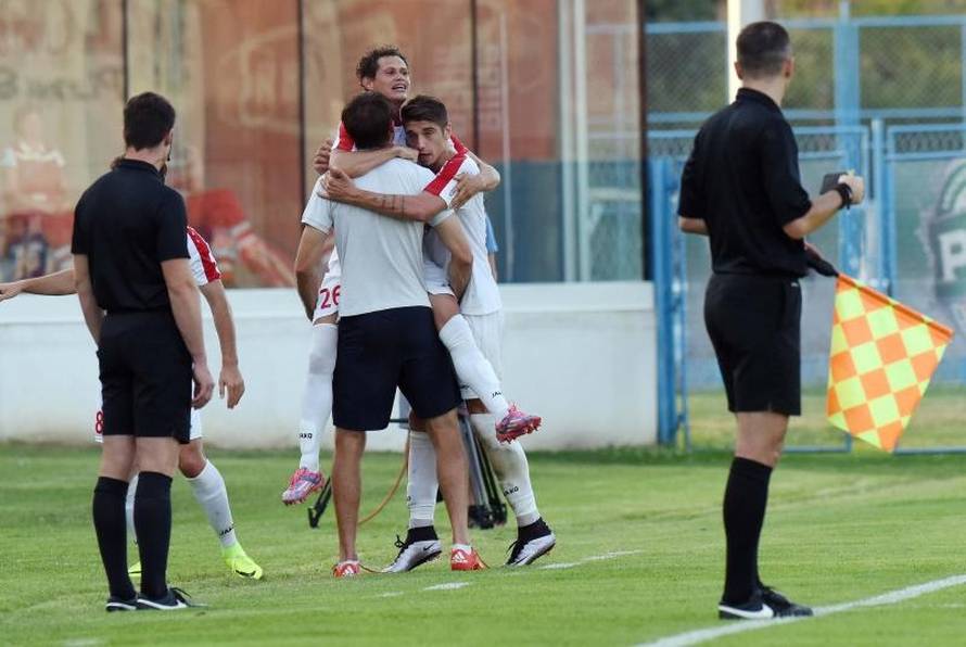 Cibalia vodila, Slaven se vratio, nestalo struje, 'nestali' i gosti