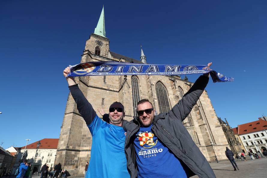 NavijaÄi Dinama u centru Plzena uoÄi utakmice UEFA Europa lige protiv Viktorie Plzen