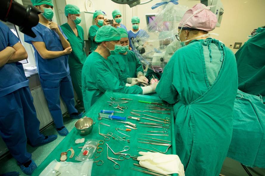 U osječkome KBC-u prvi put ugrađena 2. umjetna pužnica