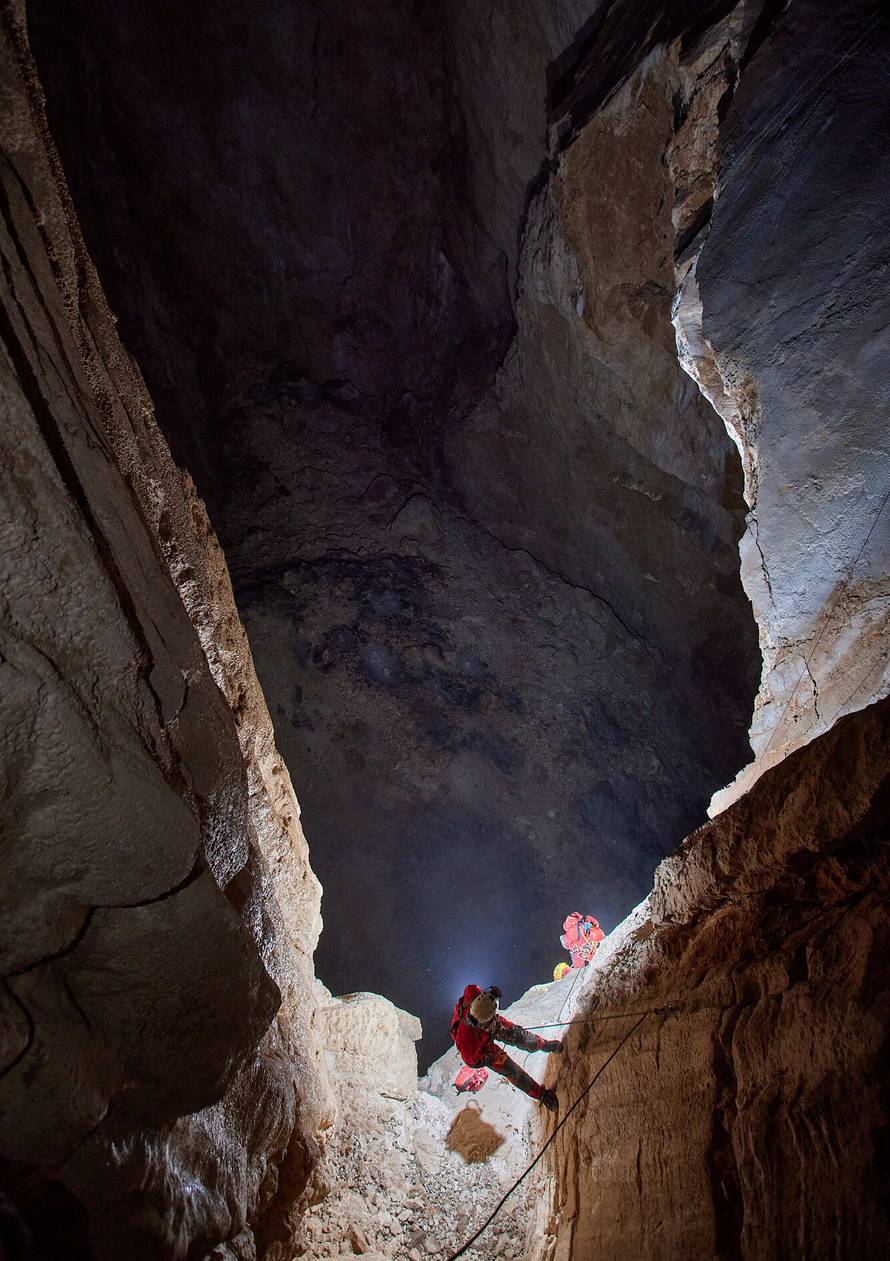 Spust u srce Biokova: Jama bi mogla biti dublja od kilometra