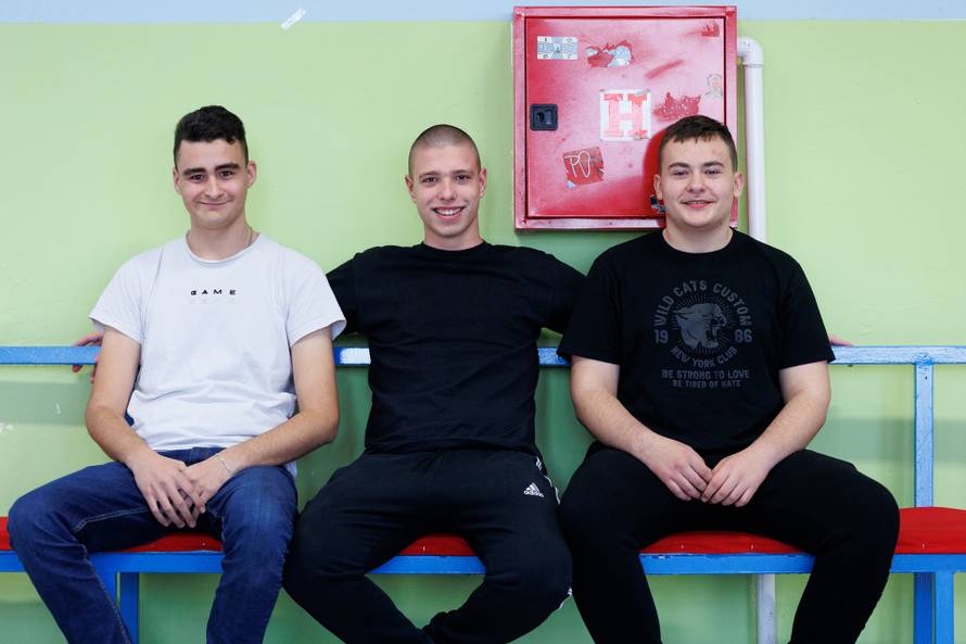 Riječki srednjoškolci utrčali u zgradu koja gori i spasili ženu