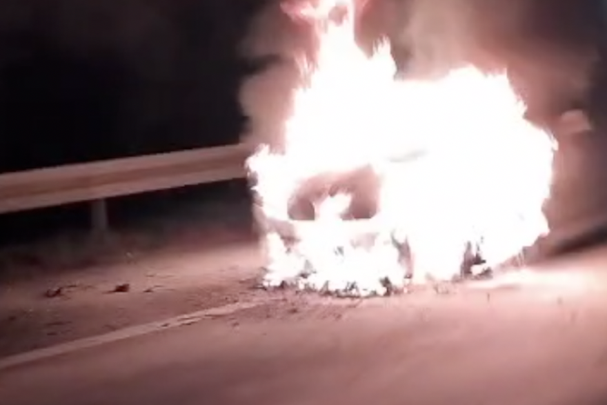 Zapalio se auto