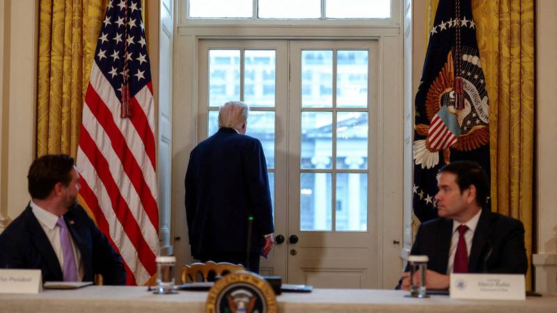 Tko je huškao na rat, tko se ne bi štel mešat: Ovako je Trump odlučio krenuti u rat s Iranom!