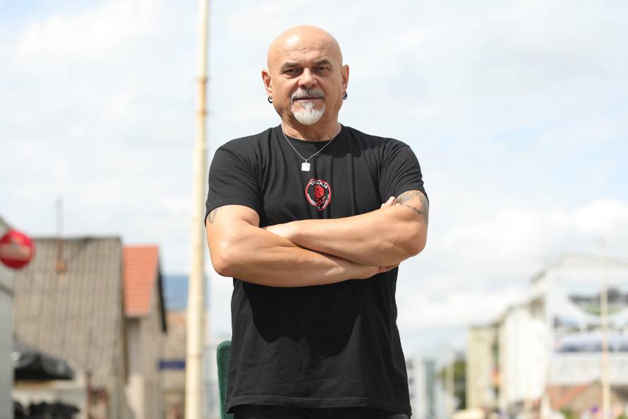 Osijek: Glazbenik Pero Galić