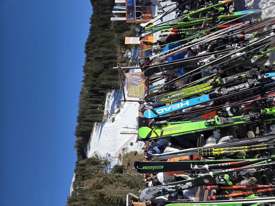 Skija 50 ili 60 tisuća Hrvata, a potroše 150 milijuna eura: Žale se na cijene, a onda sve zapiju