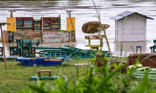 Sava potopila prostor Green River Festa: 'Voda je dosta toga odnijela, ali nešto smo i spasili'