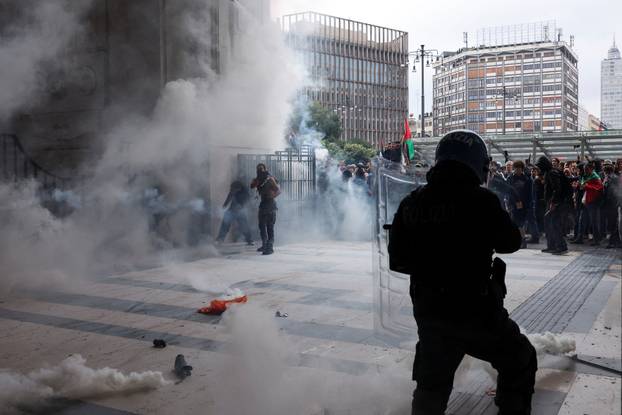 USB union holds nationwide strike, "Let's Block Everything," in solidarity with Gaza, in Milan