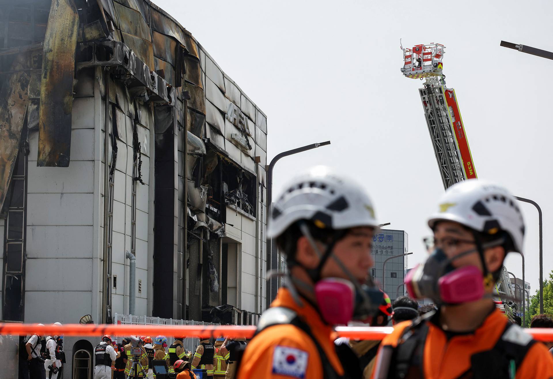 Fire at a lithium battery factory, in Hwaseong