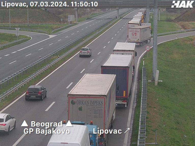 FOTO Kilometarske kolone na granici sa Srbijom: Teretna vozila čekaju po sedam sati!