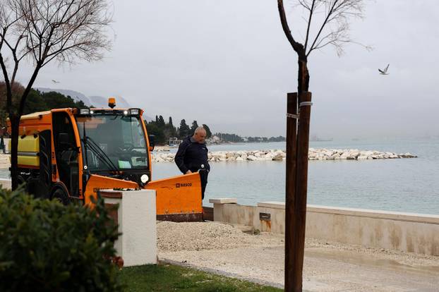 Kaštela: Sanacija štete od posljedica jakog juga i plime