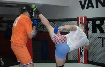 UFC borci oduševljeni: Mirkov poznati "high-kick" ne stari...