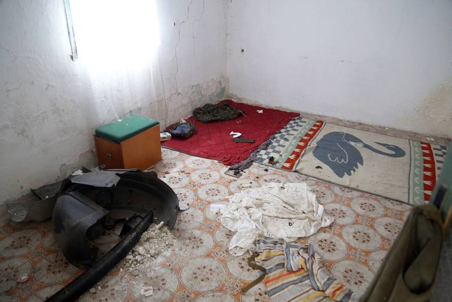 Migranti im prolaze kraj kuća: 'Strah me je, pogotovo po noći'